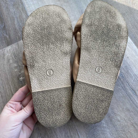 Universal Threads Nude Faux Leather Knot Slide Sandals - Picture 10 of 11